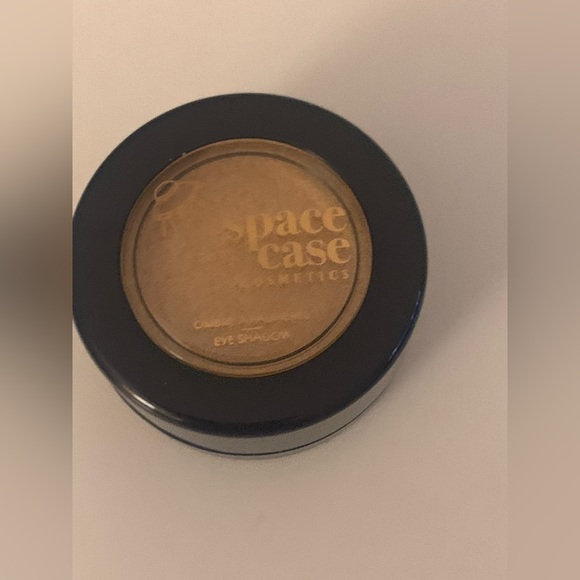 Space case cosmetic eyeshadow- Gold base - Picture 4 of 5